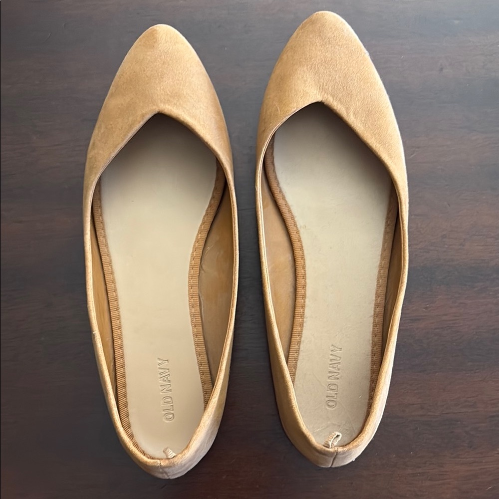 Old Navy Women's Tan Flats